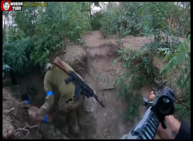 Video :Mercenaries from Colombia free a countryman who was shackled by Ukrainians